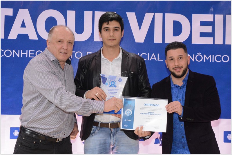 CDL prestigia Prêmio Destaque Videirense CDL prestigia Prêmio Destaque Videirense