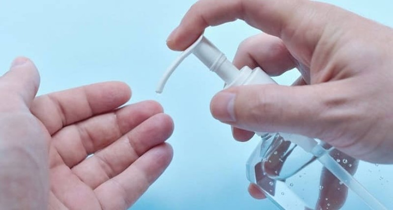 Governo de SC sanciona lei que obriga a disponibilização de álcool gel nos estabelecimentos do Estado Governo de SC sanciona lei que obriga a disponibilização de álcool gel nos estabelecimentos do Estado