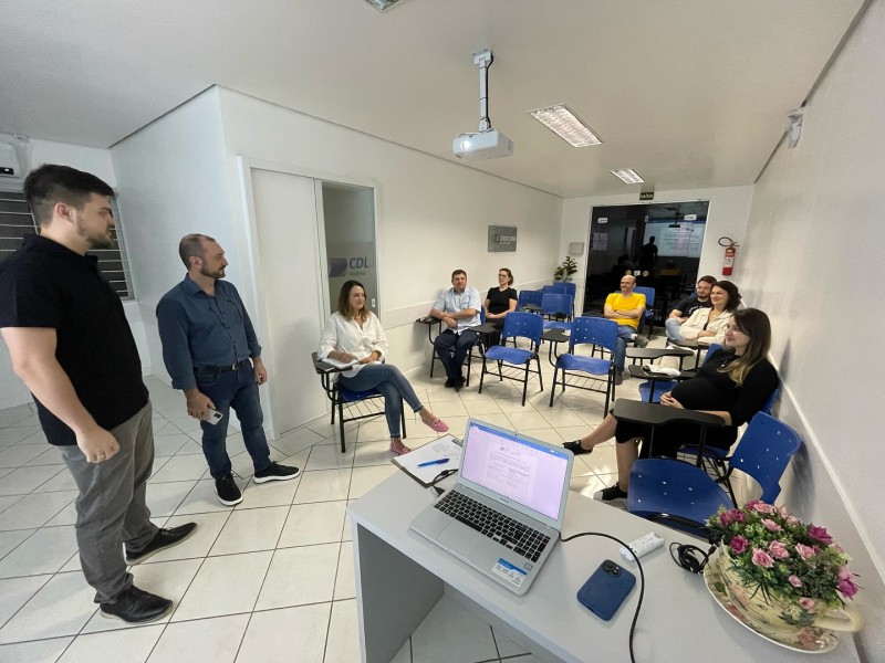 Diretoria avalia ações do mês de setembro Diretoria avalia ações do mês de setembro